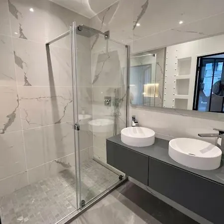 Bright Newly Renovated With Ac Apartmán *