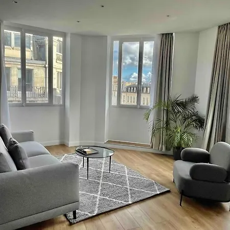 Bright Newly Renovated With Ac Apartment Paris