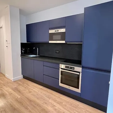 Bright Newly Renovated With Ac Apartmán